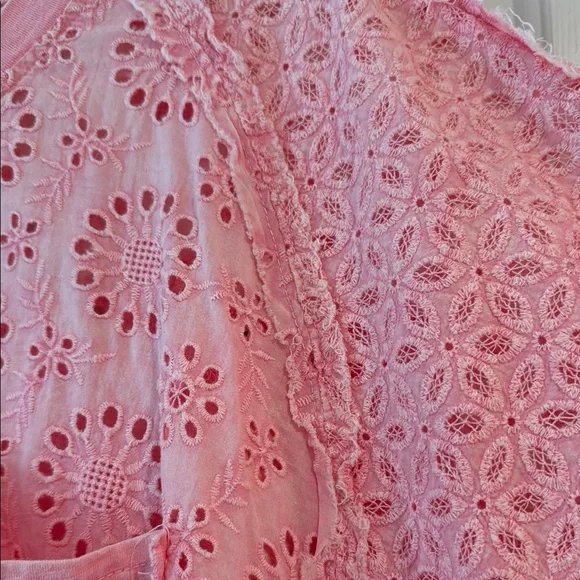 Oli & Hali Women's Pink Eyelet Top NWOT oversized - Picture 3 of 3
